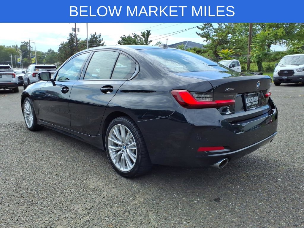 Used 2023 BMW 330i xDrive Sedan w/ Premium Package AWD/4WD image 5