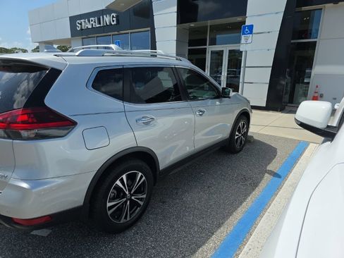 Used 2020 Nissan Rogue SV w/ Premium Package image 4