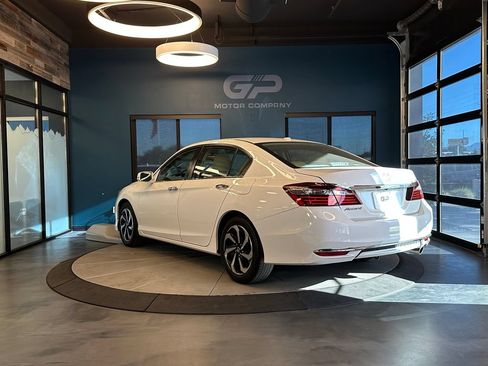 Used 2017 Honda Accord EX-L image 5