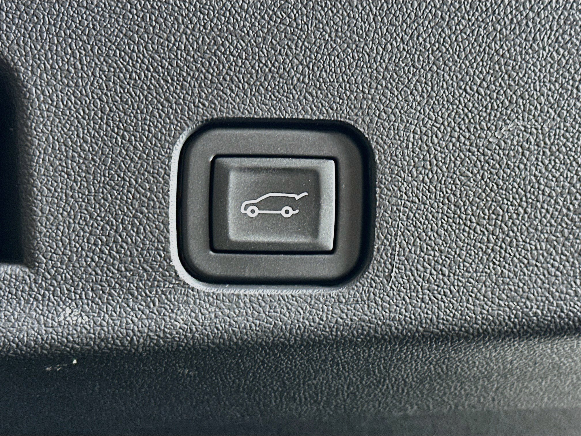 Used 2025 Chevrolet Traverse LT FWD image 31