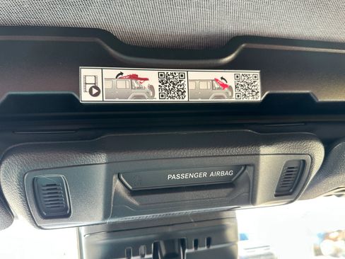 Used 2025 Jeep Wrangler Sport image 21