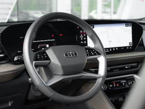 Certified 2025 Audi Q5 Premium w/ Premium Plus AWD/4WD image 11