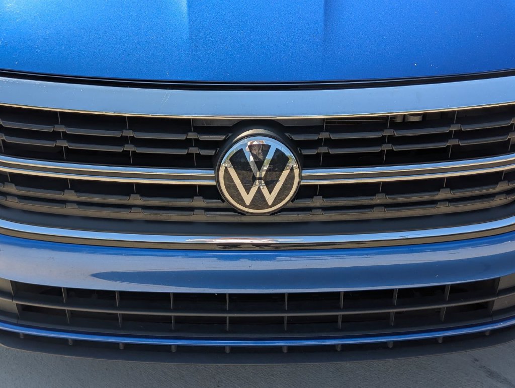 Used 2024 Volkswagen Jetta SE FWD image 3