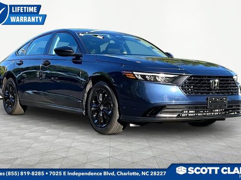 Used 2025 Honda Accord SE image 1