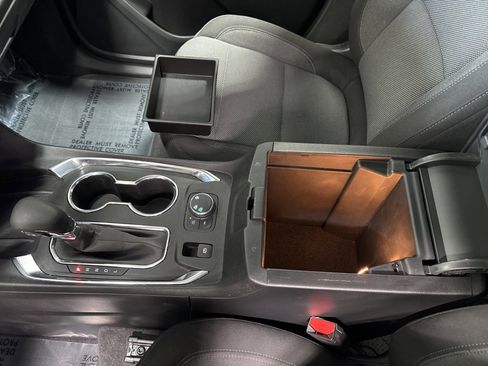 Used 2023 Chevrolet Traverse LT w/ Midnight/Sport Edition image 22