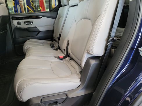 New 2025 Honda Pilot EX-L image 8