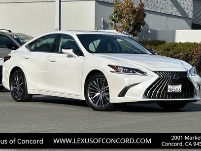 Used 2025 Lexus ES 300h w/ Premium Package