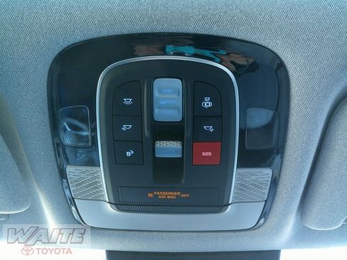 Used 2024 Hyundai Palisade Limited image 18