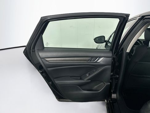 Used 2018 Honda Accord Touring image 27