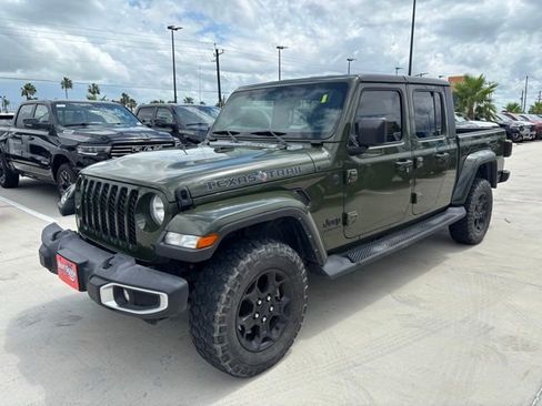Used 2023 Jeep Gladiator Sport AWD/4WD image 3