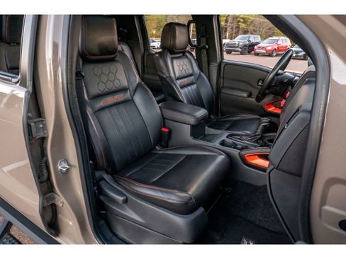 Used 2023 Nissan Frontier PRO-4X w/ Pro-4X Premium Package image 17