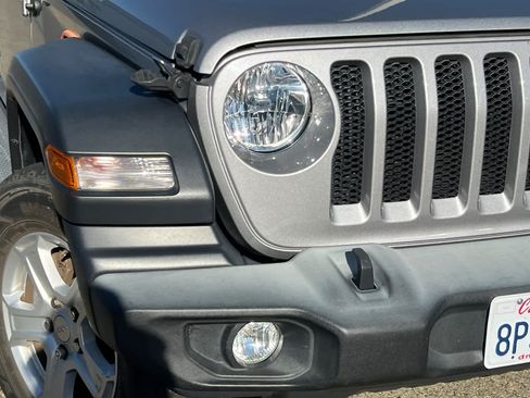 Used 2019 Jeep Wrangler Unlimited Sport S AWD/4WD image 13