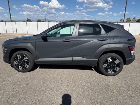 Used 2024 Hyundai Kona SEL AWD/4WD image 2