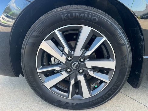 Used 2025 Nissan Versa S w/ S Plus Package FWD image 19