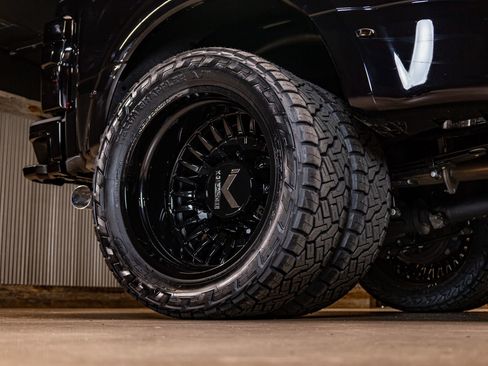 Used 2026 Ford F350 Platinum w/ Platinum Plus Package image 16