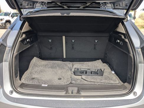 Certified 2022 Buick Envision Avenir w/ Technology Package II AWD/4WD image 35