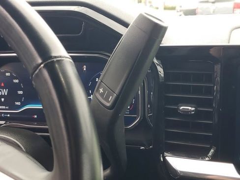 Used 2025 Chevrolet Silverado 1500 LT image 27