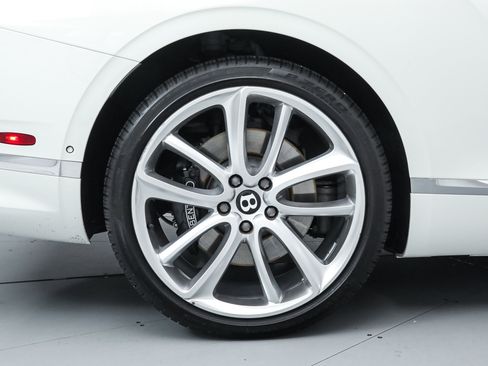 Used 2022 Bentley Continental GT AWD/4WD image 35
