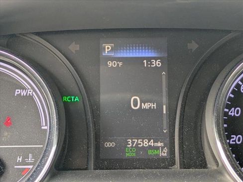 Certified 2019 Toyota Camry SE w/ Sunroof Package image 10