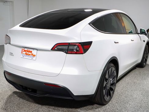 Used 2023 Tesla Model Y Long Range image 7