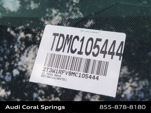 Used 2021 Toyota RAV4 XLE w/ Convenience Package FWD image 29