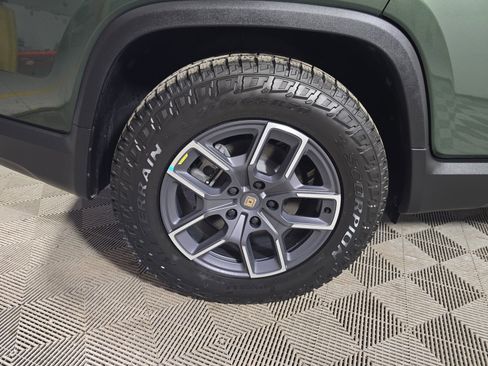 Used 2024 Rivian R1T Adventure image 12