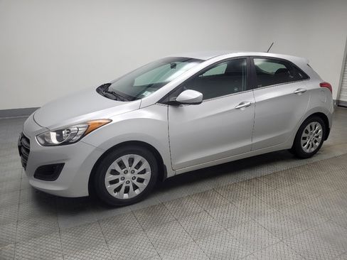 Used 2016 Hyundai Elantra GT image 2