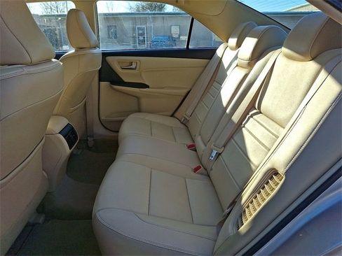 Used 2015 Toyota Camry XLE image 10