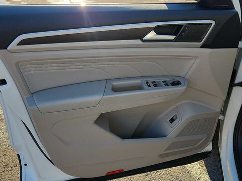 Used 2022 Volkswagen Atlas SE image 12