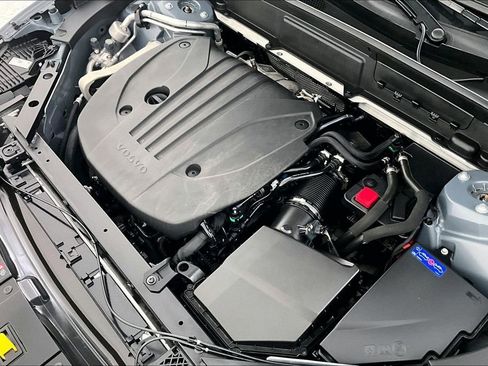 Certified 2023 Volvo XC60 B5 Ultimate w/ Climate Package image 43