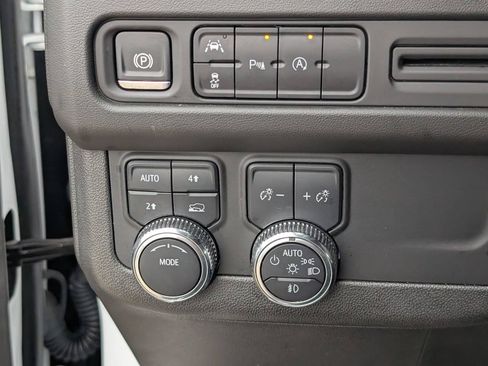Used 2024 GMC Yukon SLT AWD/4WD image 23