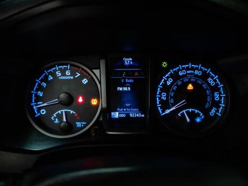 Used 2019 Toyota Tacoma TRD Off-Road AWD/4WD image 16