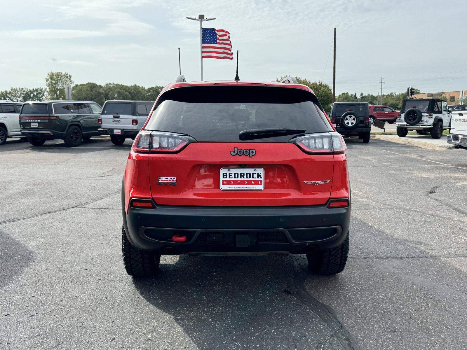 Used 2019 Jeep Cherokee Trailhawk w/ Cold Weather Group AWD/4WD image 7