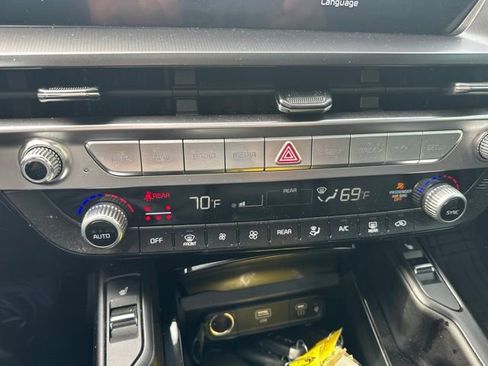 Used 2024 Kia Telluride S FWD image 15