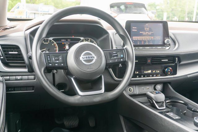 Used 2021 Nissan Rogue SV AWD/4WD image 13