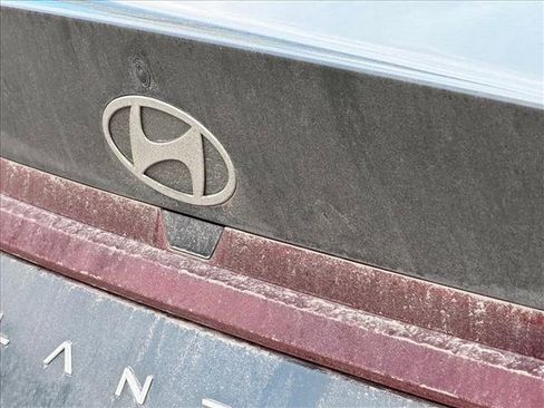 Used 2024 Hyundai Elantra SE image 9