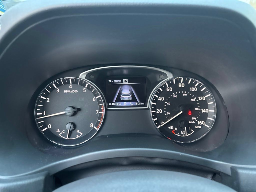 Used 2019 Nissan Pathfinder SL AWD/4WD image 23