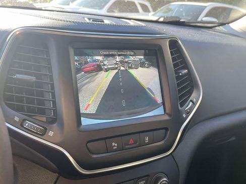 Used 2022 Jeep Cherokee 4WD Altitude image 28