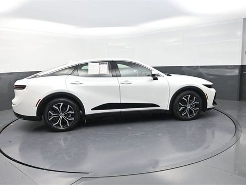 Used 2024 Toyota Crown XLE image 8