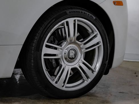 Used 2016 Rolls-Royce Wraith RWD image 46