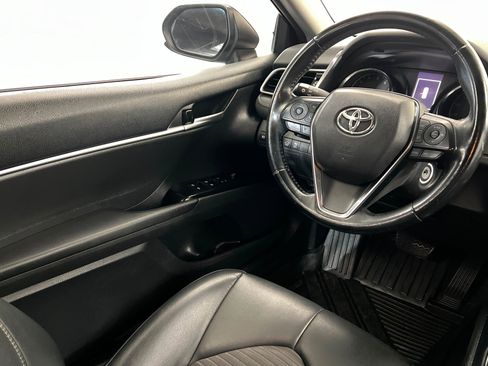 Used 2019 Toyota Camry SE image 12