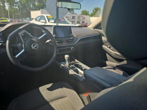 Certified 2023 Nissan Altima 2.5 SV FWD image 8