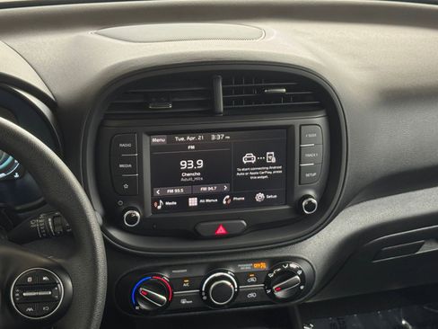 Used 2025 Kia Soul LX w/ LX Technology Package image 17