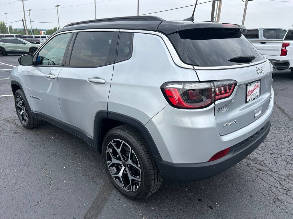 Used 2025 Jeep Compass Limited AWD/4WD image 7