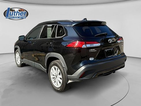 Used 2022 Toyota Corolla Cross LE FWD image 3