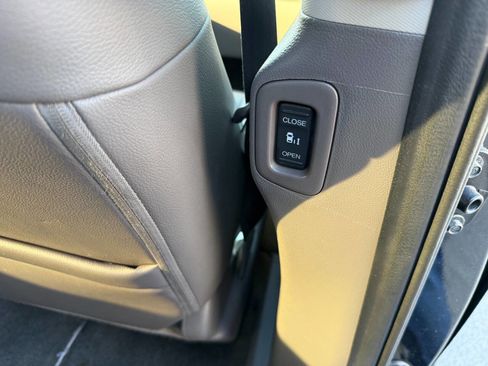 Used 2017 Honda Odyssey EX-L image 29