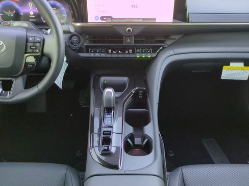 New 2026 Toyota Crown Platinum image 18