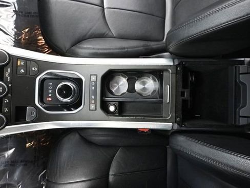 Used 2017 Land Rover Range Rover Evoque SE image 34