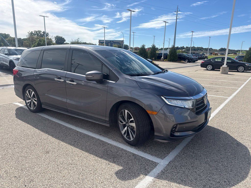 Used 2022 Honda Odyssey Touring image 2