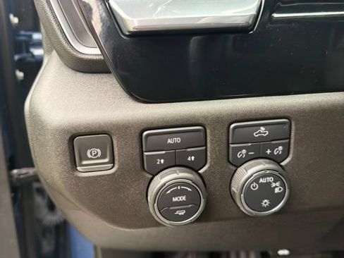 Used 2024 Chevrolet Silverado 1500 LT AWD/4WD image 19